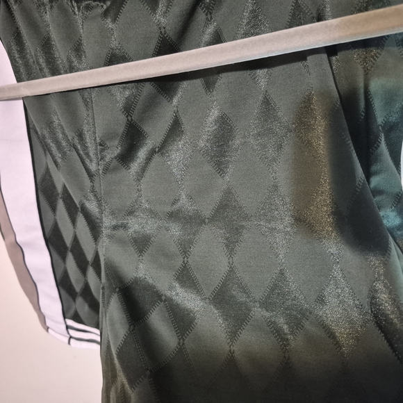 Adidas Green Diamond Pattern Shorts - Picture 5 of 5